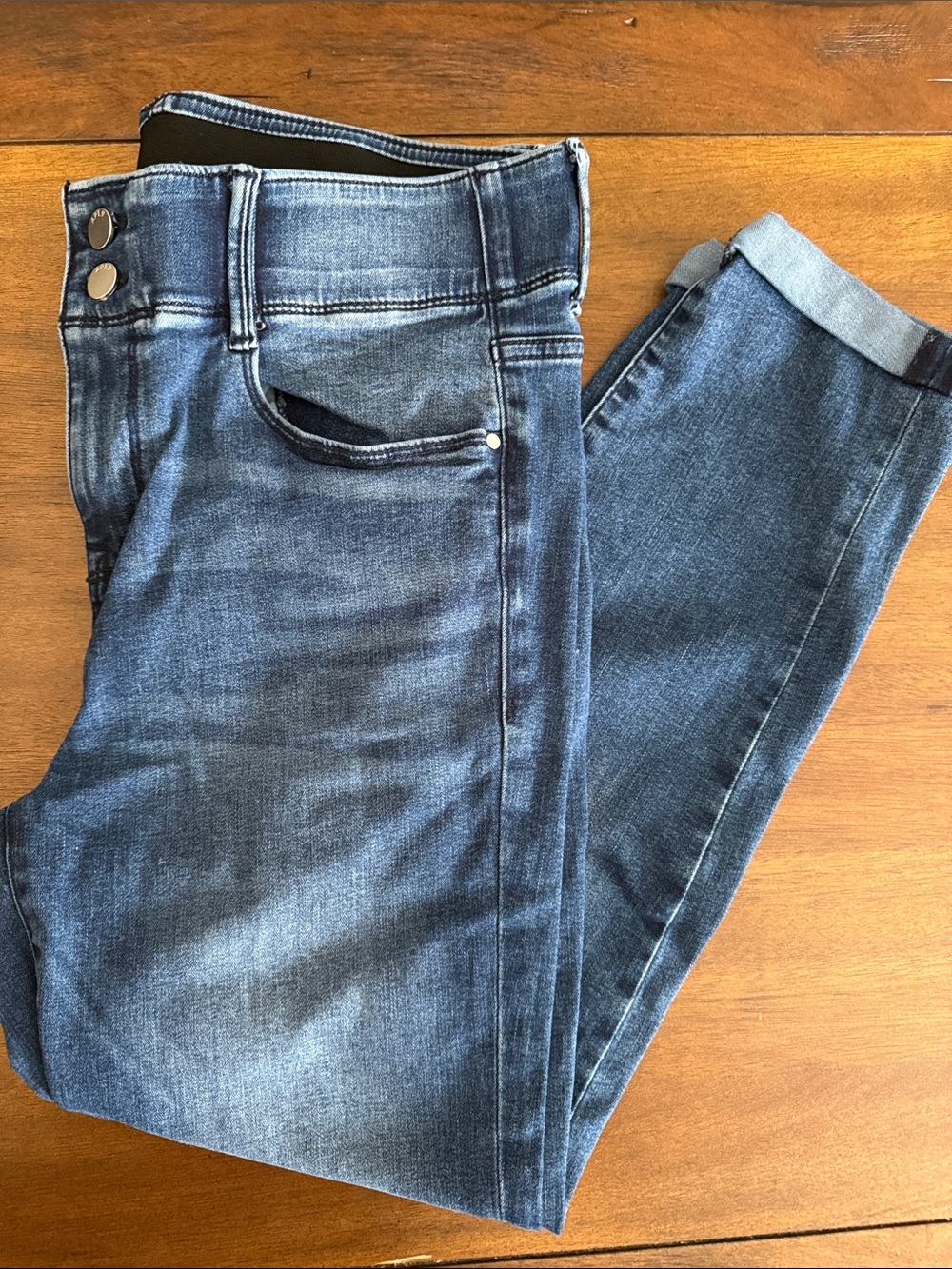 Apt. 9 Women's Ankle Jeans in Medium Blue Wash